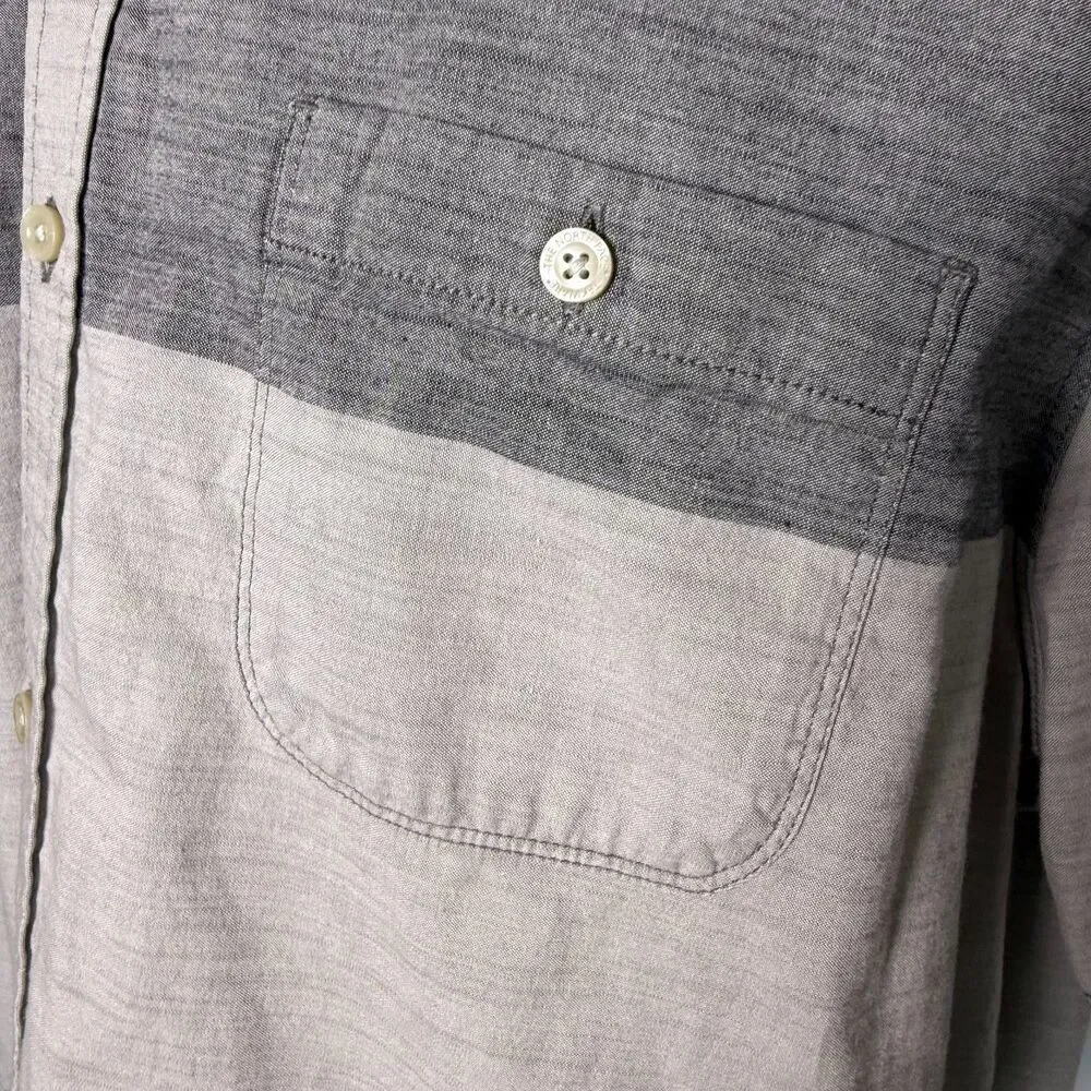 The North Face Block Me Short Sleeve Button Up Men's XXL, Two-Toned Gray 2/$25